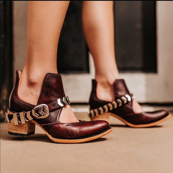 FREEBIRD Blade Burgundy Ankle Bootie - Picture 2 of 9